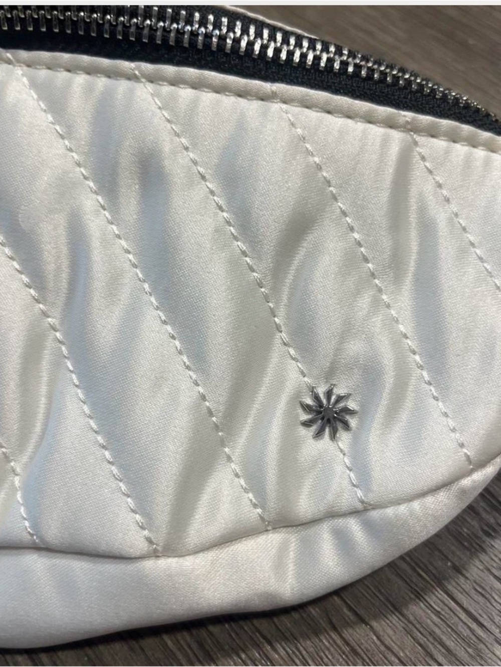 Athleta waistbag Quilted White Women's Crossbody Pouch